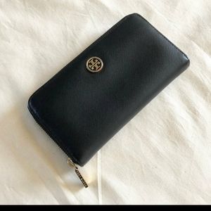 Tory Burch Robinson Leather Zip Wallet